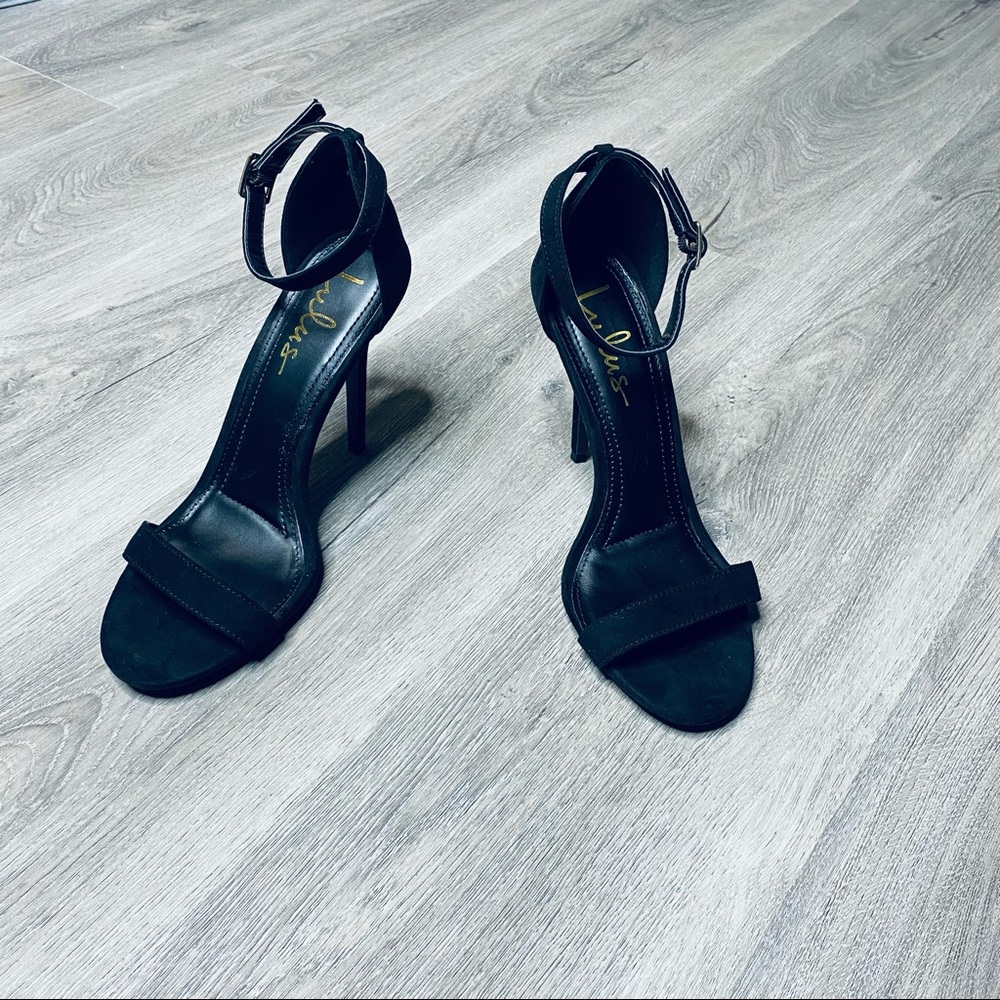 NWT Lulus Strappy Open Toe Heels